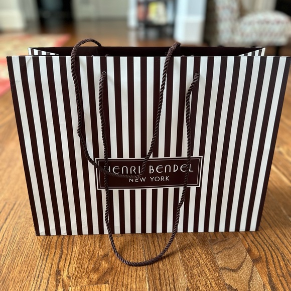 Henri Bendel Large Shopping Bag. Mailed with Purchase from HB- Mint Condition - Picture 4 of 6